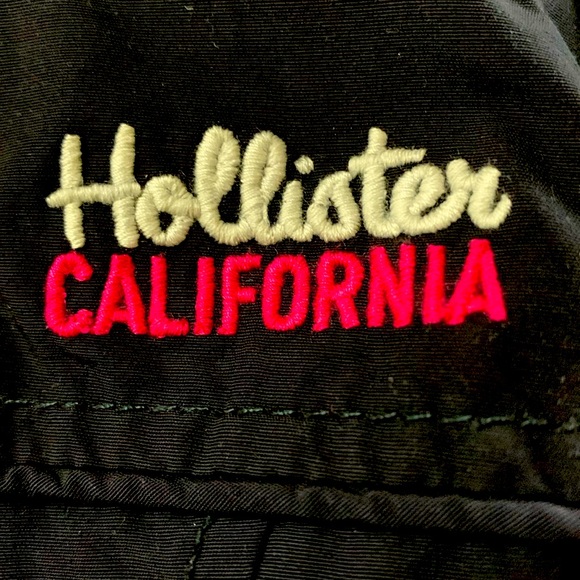 Hollister XS Black Transition Nylon Zip Jacket with Hood & Pink Fleece lining - Picture 3 of 10